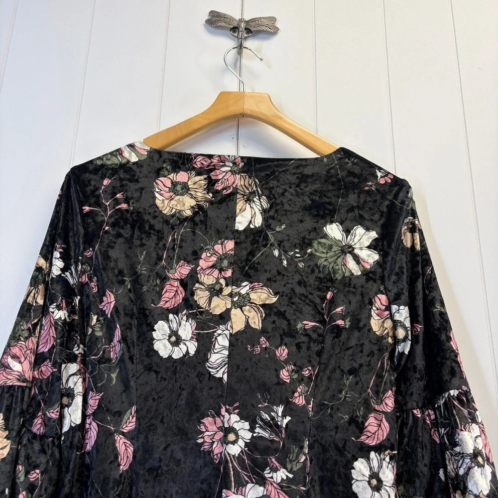 Chicos Whimsigoth Velvet Floral Shift Dress Women Size 1 (8/10) Dark Coquette